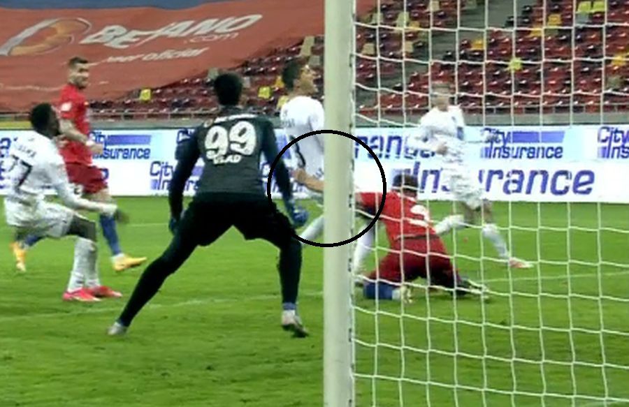 FOTO N-a văzut 3 penalty-uri în FCSB-Gaz Metan! Iulian Călin, prestație castastrofală pe Arena Națională