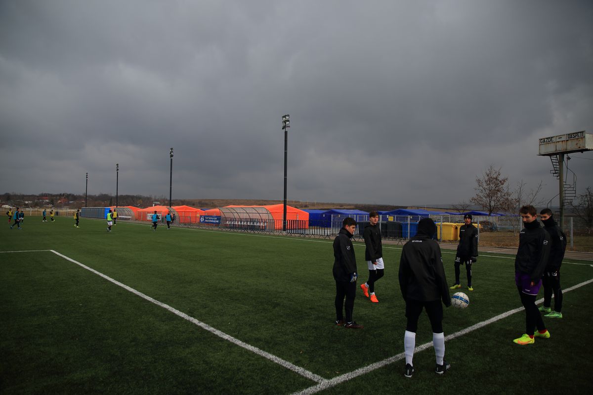 Moldova e tabără pentru ucraineni » Au fost amplasate corturi pentru refugiați în centrul de pregătire al lui Poli Iași