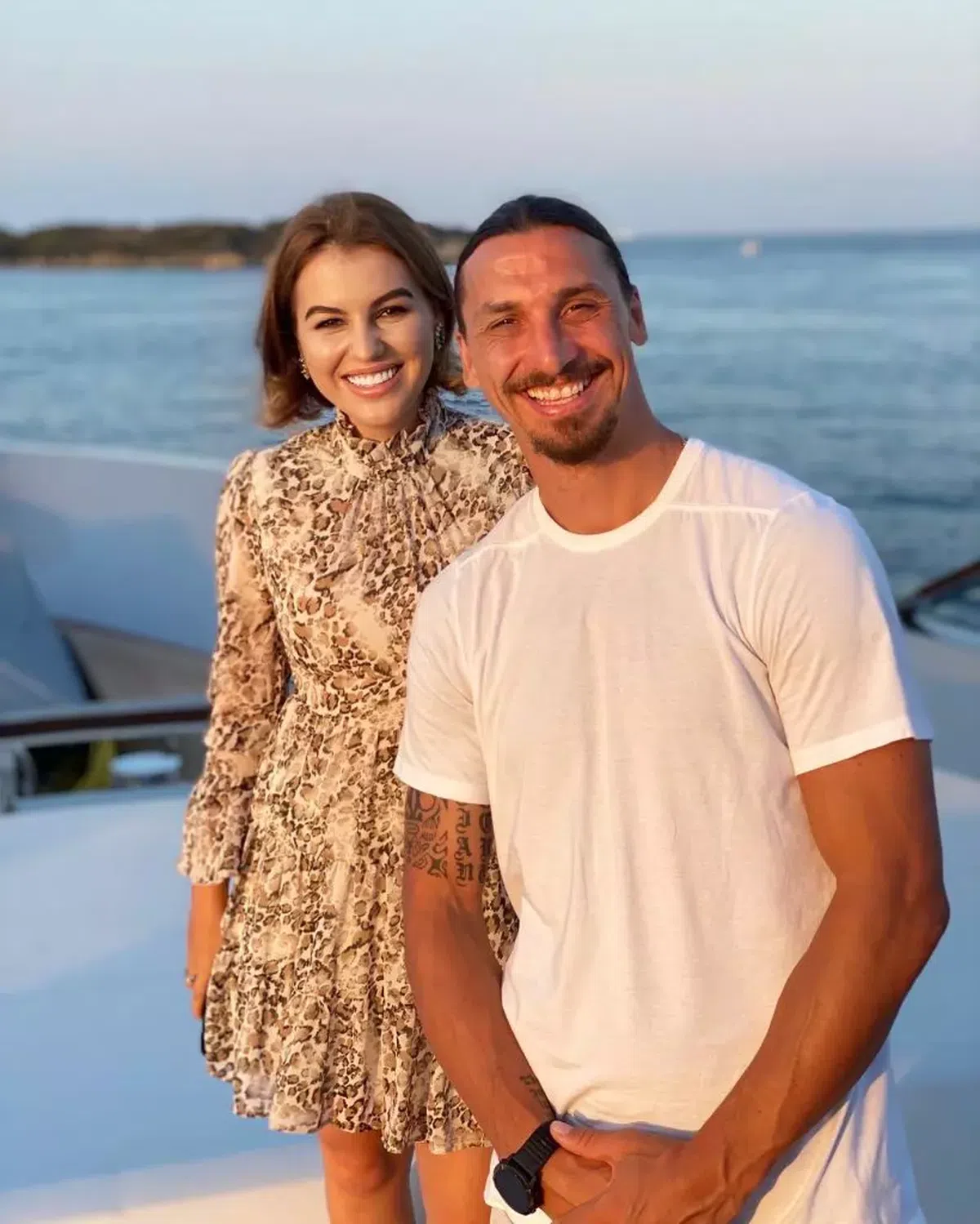 Fotografie inedită cu soția româncă a patronului Ferrari și Zlatan Ibrahimovic! Romina Gingașu cunoaște multe vedete