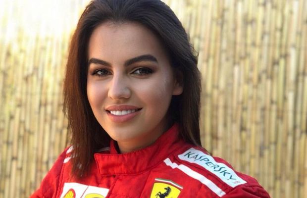 Soția româncă a moștenitorului Ferrari a făcut furori la prima cursă de Formula 1! Cum au surprins-o fotoreporterii in Bahrain