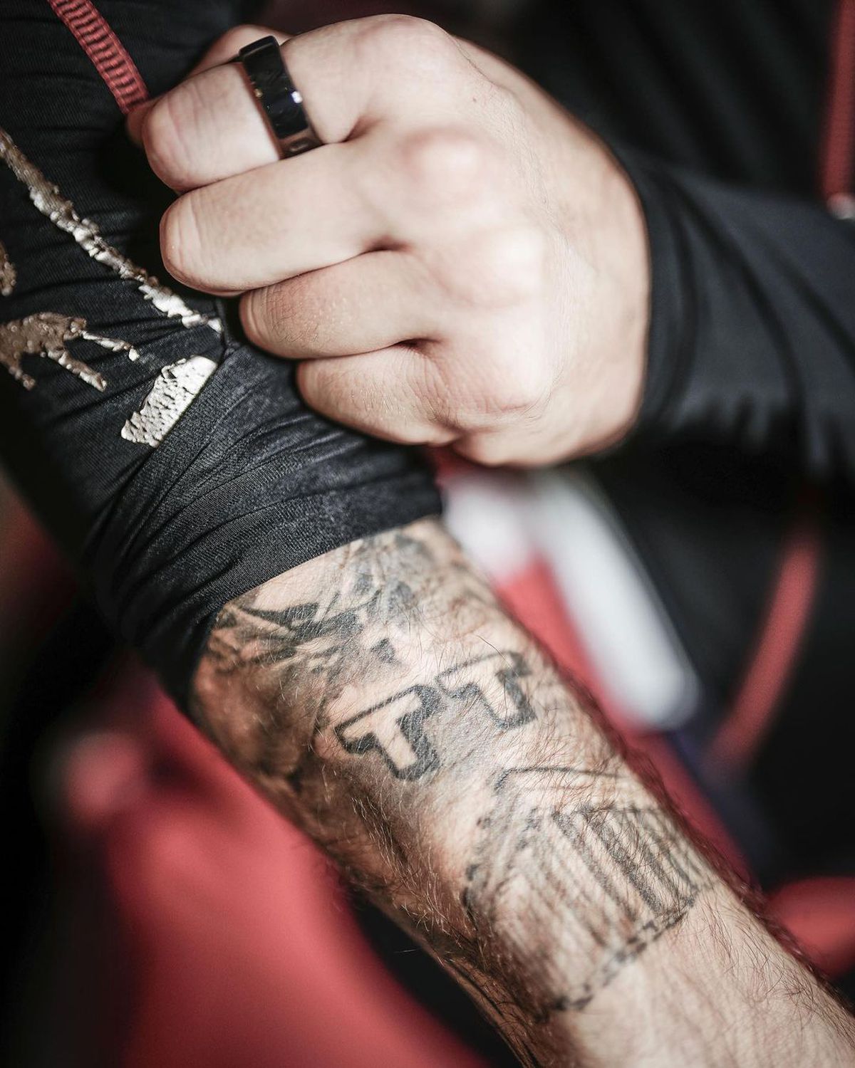 Durere și artă » Piloții din MotoGP așa cum nu i-ai mai văzut » S-au dezbrăcat și își arată cicatricile șocante, dar și tatuajele spectaculoase