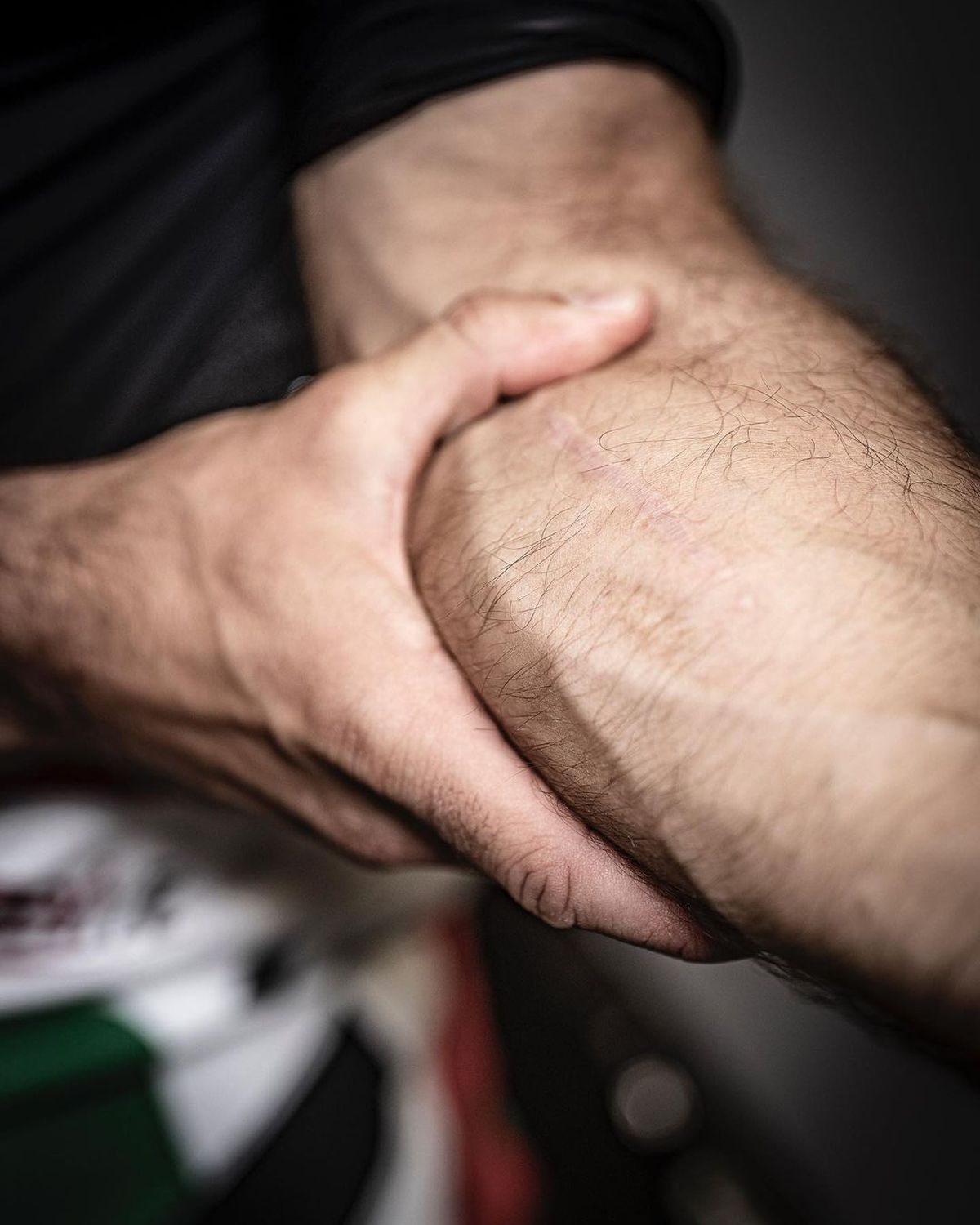 Durere și artă » Piloții din MotoGP așa cum nu i-ai mai văzut » S-au dezbrăcat și își arată cicatricile șocante, dar și tatuajele spectaculoase