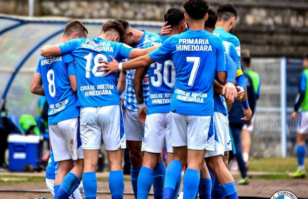 Corvinul continuă investițiile! Achiziție de Superligă făcută de hunedoreni