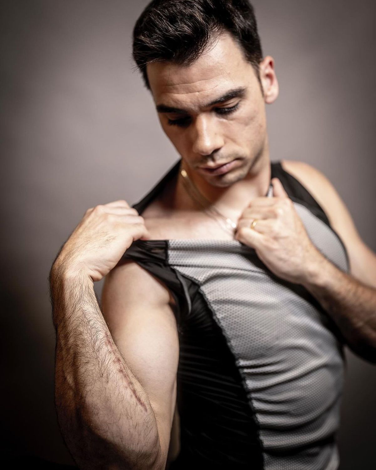 Durere și artă » Piloții din MotoGP așa cum nu i-ai mai văzut » S-au dezbrăcat și își arată cicatricile șocante, dar și tatuajele spectaculoase