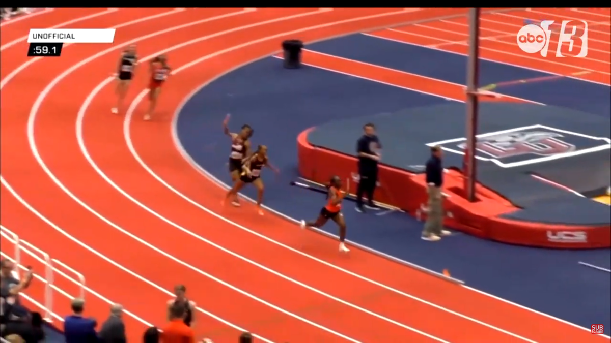 Moment incredibil la o cursă de atletism: și-a lovit adversara cu bastonul de ștafetă în cap + reacția familiei: „Nimeni nu și-a cerut scuze”