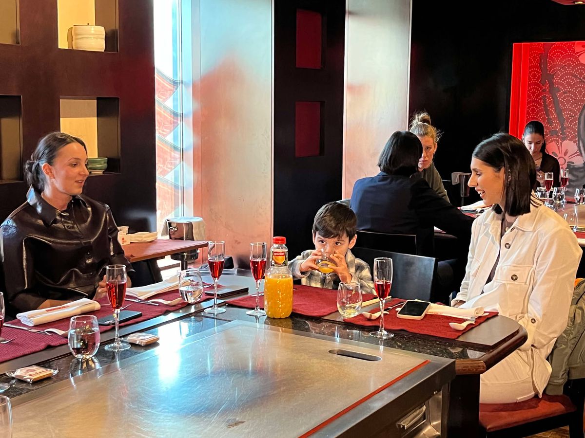 Sportivele clubului Rapid au sărbătorit Ziua Femeii într-un mod inedit: „Este pentru prima oară când îmi cunosc toate colegele din club!”