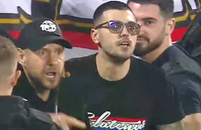 Imagini HALUCINANTE la finalul partidei dintre Oțelul Galați și Poli Iași » Suporterii au sărit în teren și i-au luat la rost pe jucători: „Astfel de amenințări nu sunt în regulă”