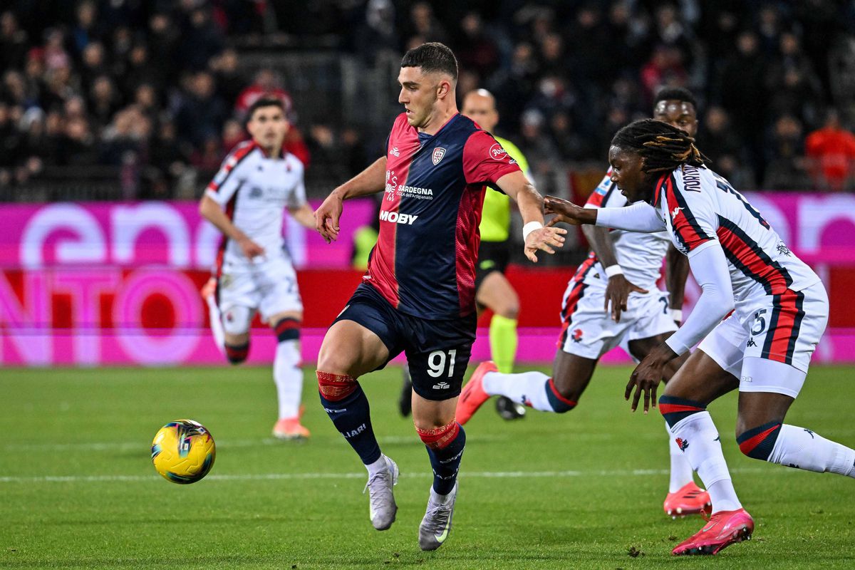 Se umple infirmeria! Noi probleme pentru Mircea Lucescu: Florinel Coman s-a accidentat în Cagliari - Genoa