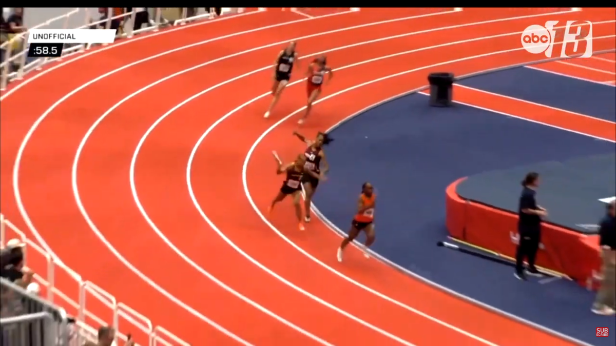 Moment incredibil la o cursă de atletism: și-a lovit adversara cu bastonul de ștafetă în cap + reacția familiei: „Nimeni nu și-a cerut scuze”