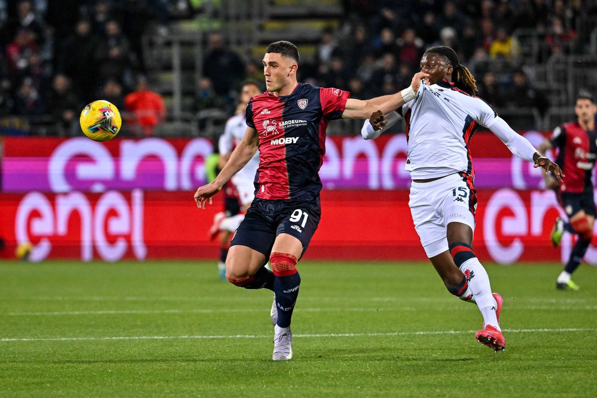 Se umple infirmeria! Noi probleme pentru Mircea Lucescu: Florinel Coman s-a accidentat în Cagliari - Genoa