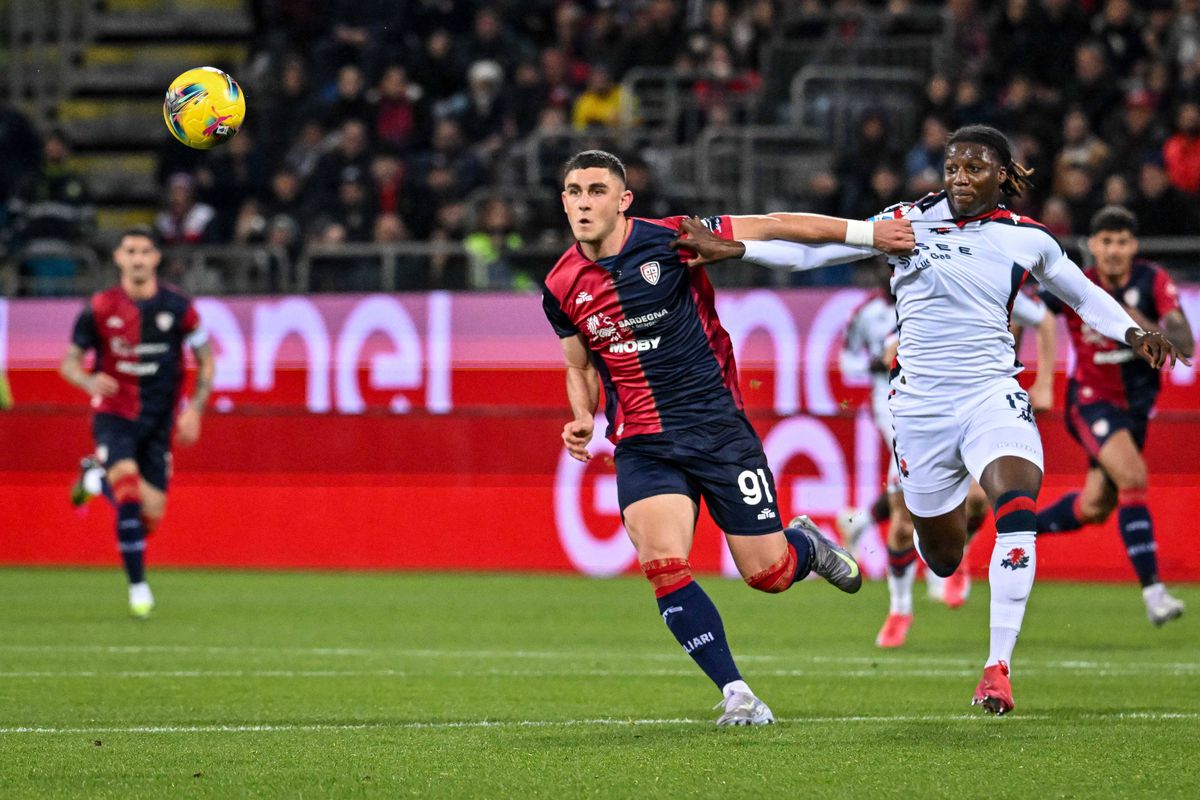 Se umple infirmeria! Noi probleme pentru Mircea Lucescu: Florinel Coman s-a accidentat în Cagliari - Genoa