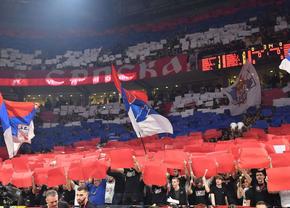 Steaua Roșie Belgrad a fost sancționată după ce fanii au afișat steagul Rusiei și bannere anti-UE și anti-NATO » Reacție din Duma de Stat: „Decizie nesportivă”