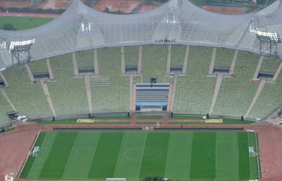 Peste 20.000 de români trăiesc la câțiva pași de un stadion misterios » O minune arhitecturală: „scufundat” sub pământ