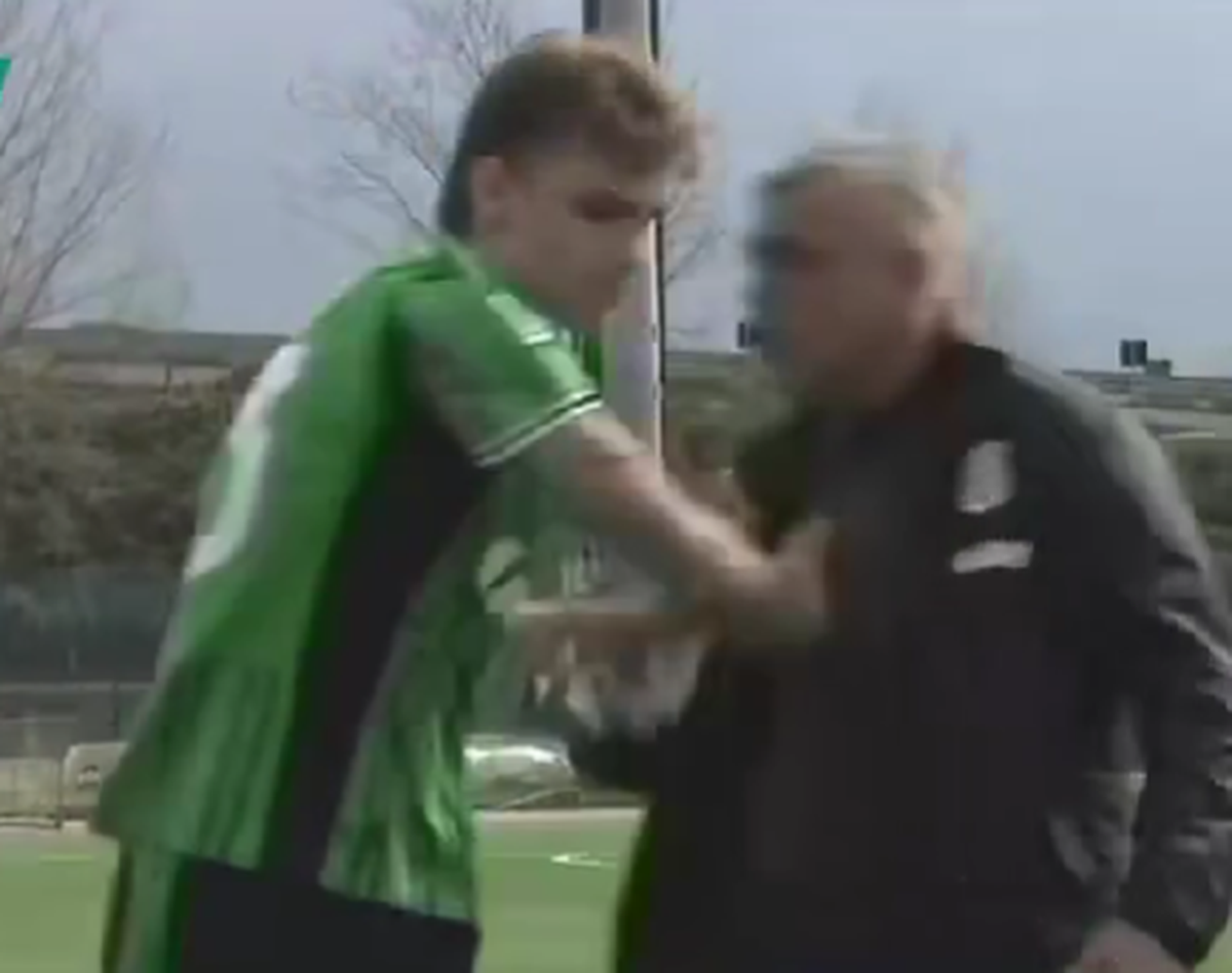 Ganea 2.0! Scene scandaloase cu internaționalul român » La 18 ani, i-a băgat mâinile în gât arbitrului! Clubul anunță măsuri severe