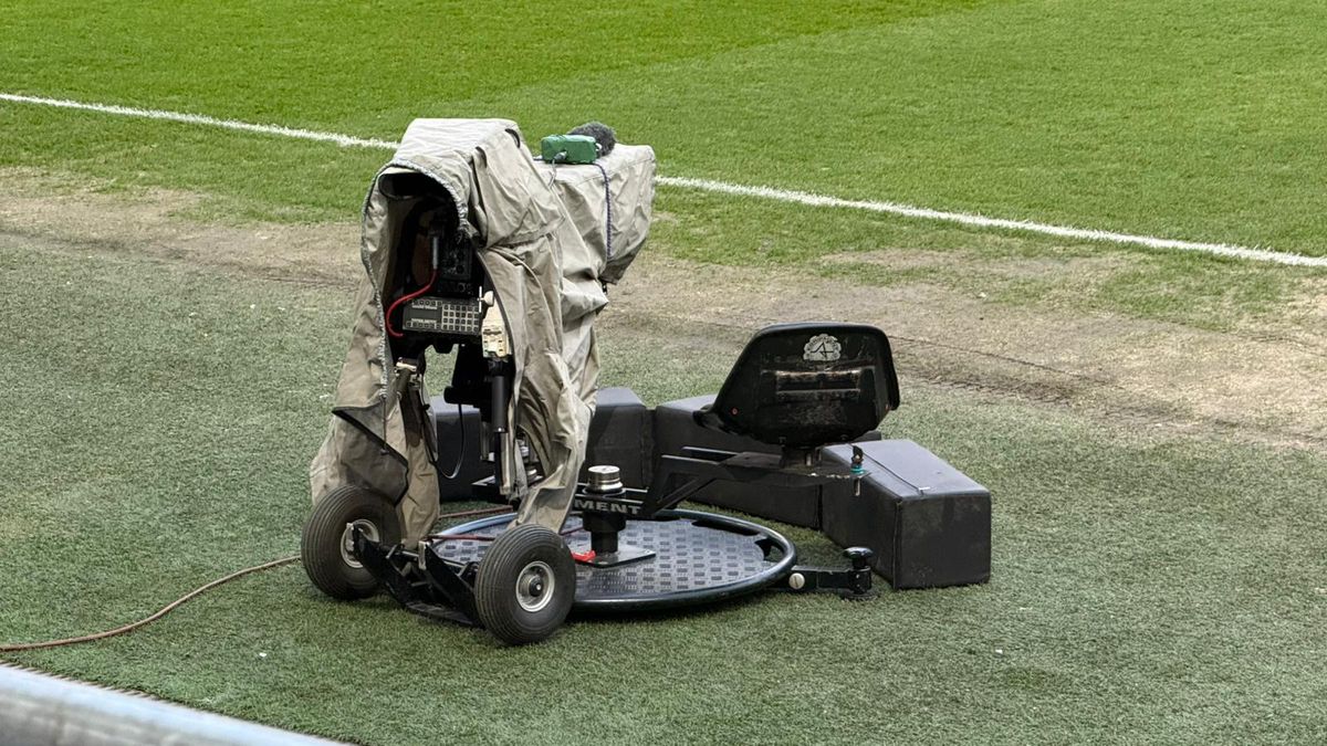 Dezastrul de la Arena Națională s-a accentuat după ninsorile recente: tavanul „a înflorit”