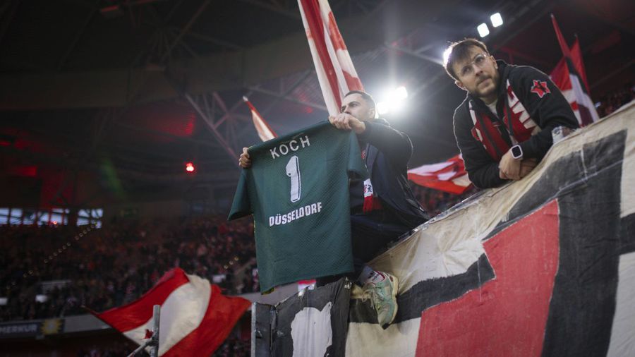 Știa de mult că va muri: legendarul portar a pierdut lupta la 54 de ani » S-a retras din cauza unei petarde!