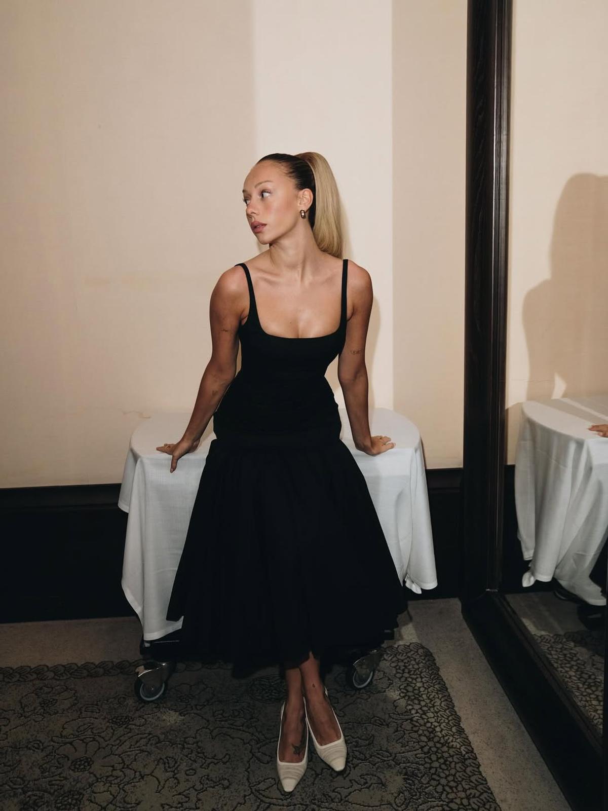„Îl devorează cu privirea” » Cu cine a fost surprinsă dansând iubita lui Kylian Mbappe