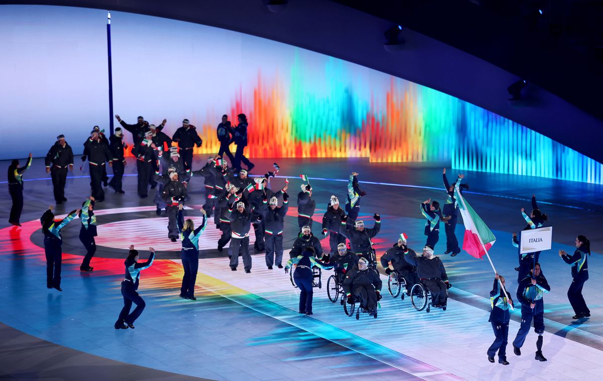 Reacția oamenilor când au apărut steagurile Rusiei, la ceremonia de deschidere a Jocurilor Paralimpice + Boicot de proporții al delegațiilor, decizia României