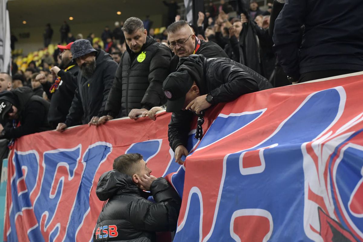 Ce s-a întâmplat pe gazon, imediat după FCSB - U Cluj » Tănase, chemat de urgență la galerie