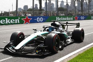 George Russell va pleca din pole position în Marele Premiu al Australiei » Mercedes a dominat calificările + Verstappen, accident în Q1