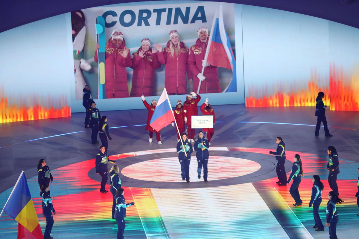 Reacția oamenilor când au apărut steagurile Rusiei, la ceremonia de deschidere a Jocurilor Paralimpice + Boicot de proporții al delegațiilor, decizia României