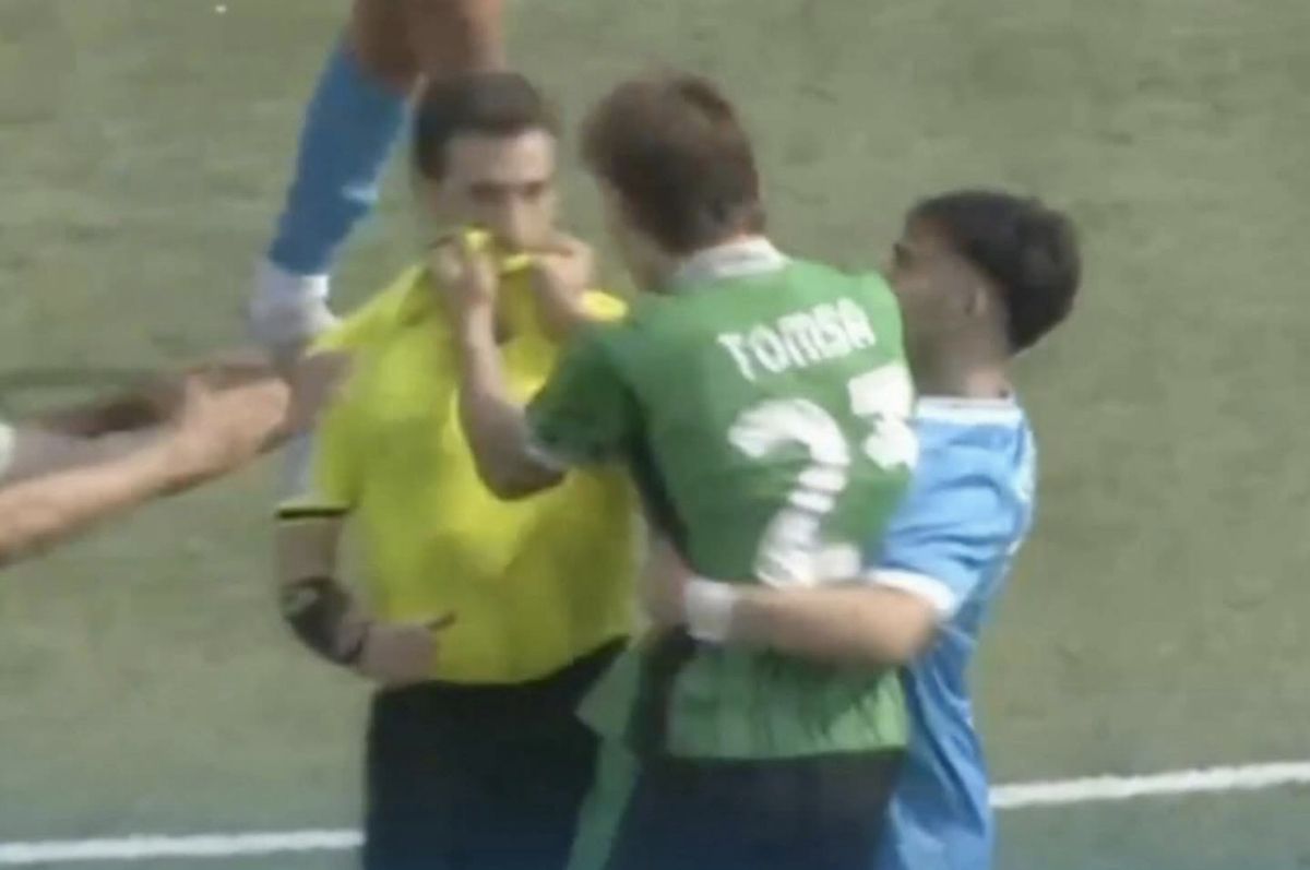 Ganea 2.0! Scene scandaloase cu internaționalul român » La 18 ani, i-a băgat mâinile în gât arbitrului! Clubul anunță măsuri severe