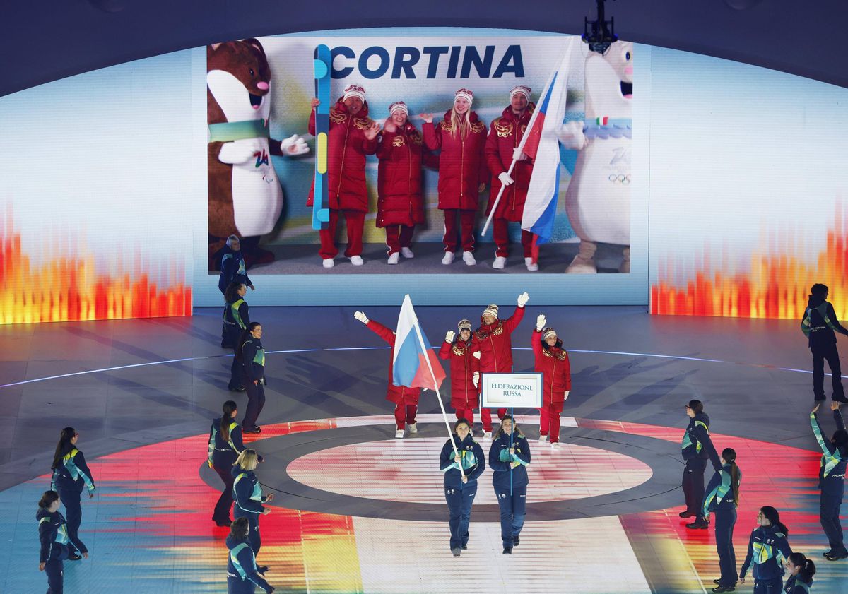 Reacția oamenilor când au apărut steagurile Rusiei, la ceremonia de deschidere a Jocurilor Paralimpice + Boicot de proporții al delegațiilor, decizia României