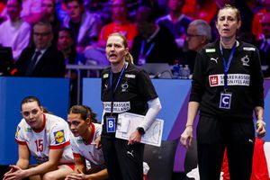 Fosta antrenoare a lui CSM București a lăudat-o pe Bojana Popovic și a menționat naționala României pe lista echipelor din elita handbalului