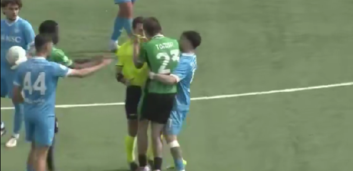 Ganea 2.0! Scene scandaloase cu internaționalul român » La 18 ani, i-a băgat mâinile în gât arbitrului! Clubul anunță măsuri severe