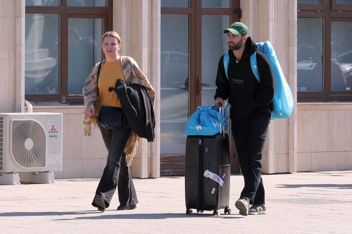 Jucătorul român blocat în Emirate a revenit azi în țară » ATP i-a decontat zborul, după zile de peripeții în deșert: „Zece ore cu autocarul, punctele de frontieră erau închise”