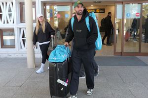 Jucătorul român blocat în Emirate a revenit azi în țară » ATP i-a decontat zborul, după zile de peripeții în deșert: „Zece ore cu autocarul, punctele de frontieră erau închise”