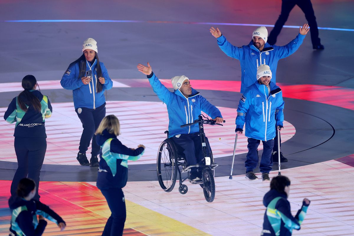 Reacția oamenilor când au apărut steagurile Rusiei, la ceremonia de deschidere a Jocurilor Paralimpice + Boicot de proporții al delegațiilor, decizia României