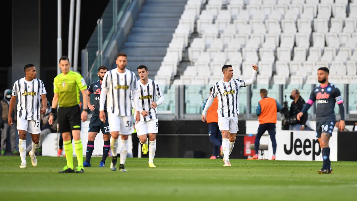Juventus - Napoli 2-1 » Andrea Pirlo câștigă duelul cu Gennaro Gattuso și își salvează postul