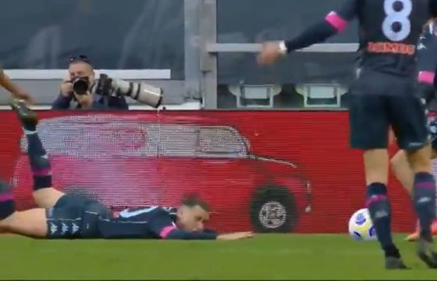 VAR, gafe uriașe în Juventus - Napoli » Nu a acordat două penalty-uri în prima repriză