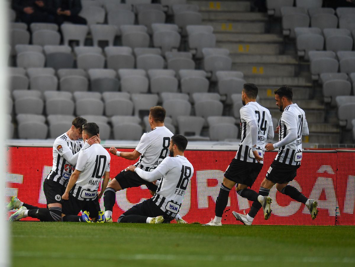 Imagini violente de la U Cluj - Steaua: un suporter, făcut KO de croșeul unui jandarm » Comunicatul forțelor de ordine