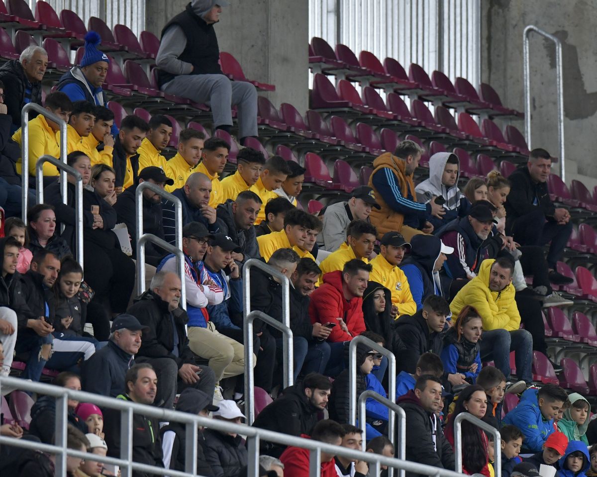 Dinamo Kiev - Sporting CP 1-2 în Giulești, sub privirile lui Surkis și Lucescu » Imagini emoționante de la primul meci oficial al unei echipe din Ucraina de la începutul războiului