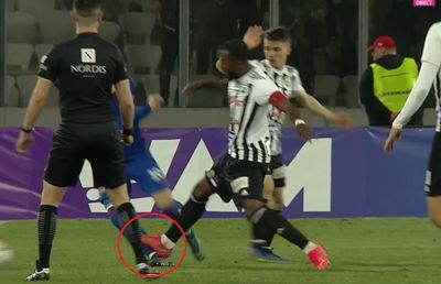 Fault brutal în U Cluj - CSA Steaua » Decizia arbitrului, inexplicabilă