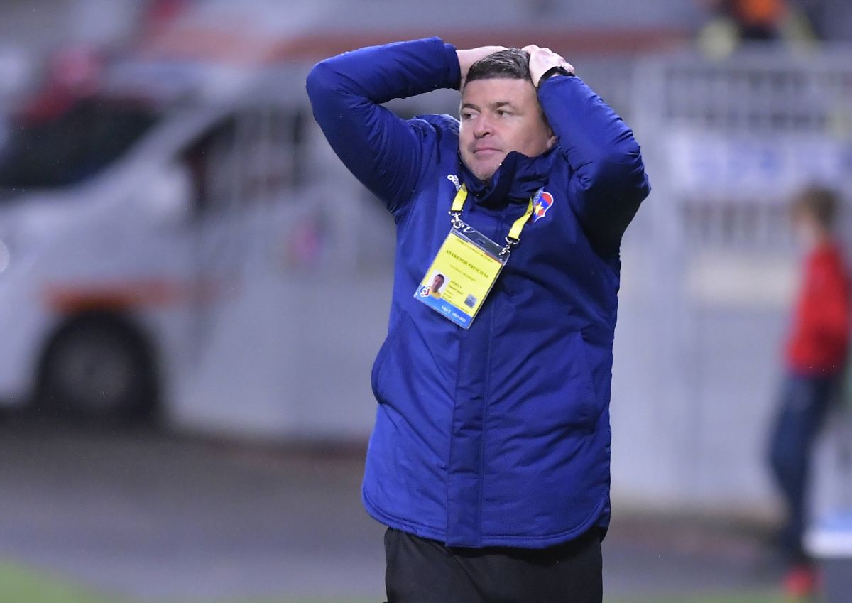 Daniel Oprița, nervos după înfrângerea împotriva clujenilor: „Mai bine pierzi un joc așa cum l-am pierdut noi, decât să-l câștig ca ei” + acuze la adresa arbitrului