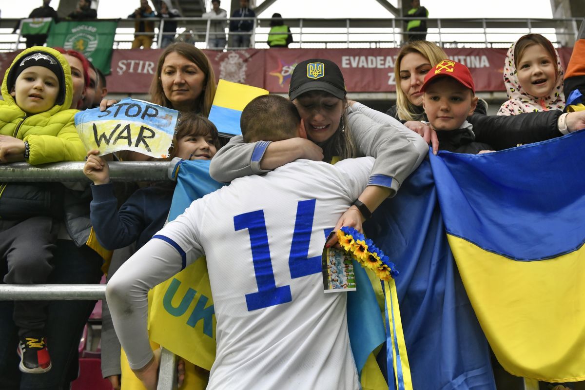 Dinamo Kiev - Sporting CP 1-2 în Giulești, sub privirile lui Surkis și Lucescu » Imagini emoționante de la primul meci oficial al unei echipe din Ucraina de la începutul războiului