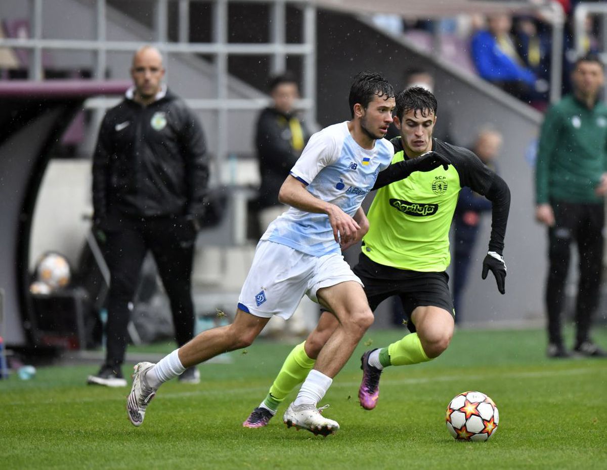 Dinamo Kiev - Sporting CP 1-2 în Giulești, sub privirile lui Surkis și Lucescu » Imagini emoționante de la primul meci oficial al unei echipe din Ucraina de la începutul războiului