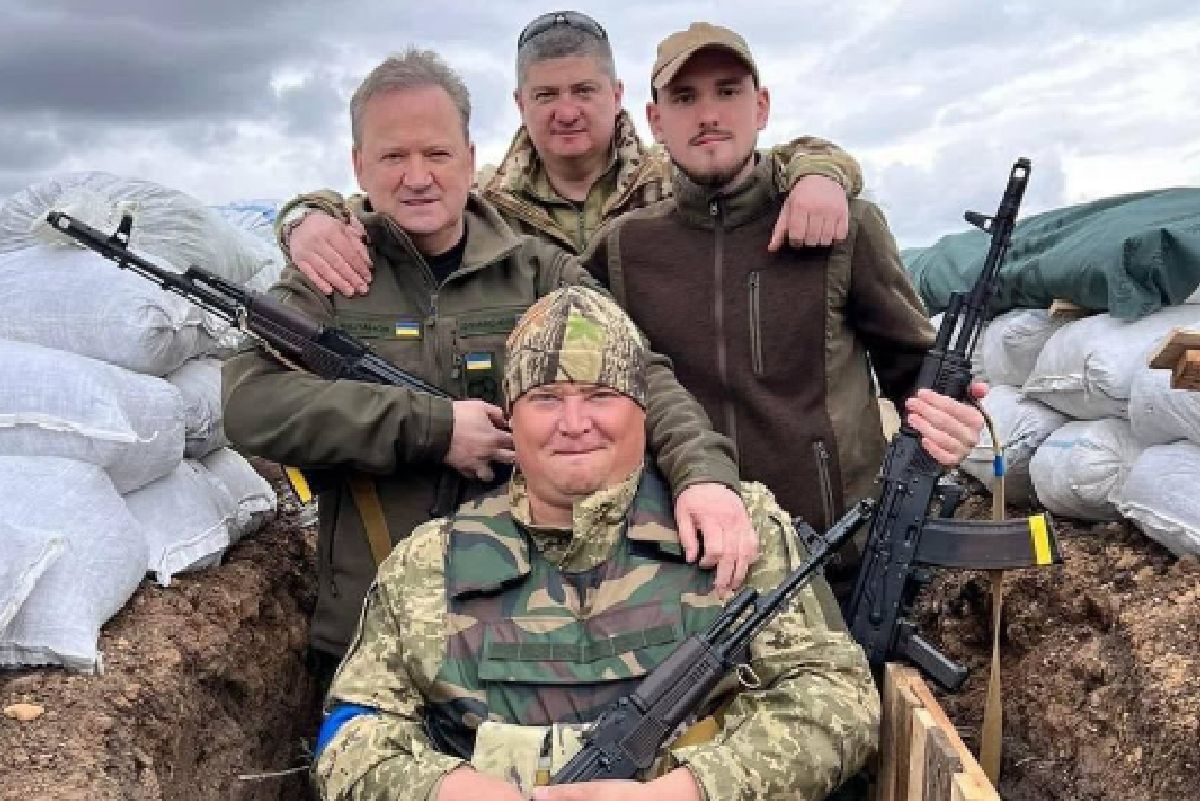 Îl recunoști? Balonul de Aur din '86 s-a pozat pe front, în Ucraina!