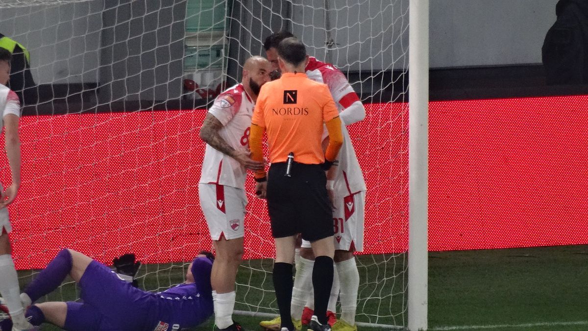 FOTO Arbitraj Dinamo - Oțelul 07.04.2023