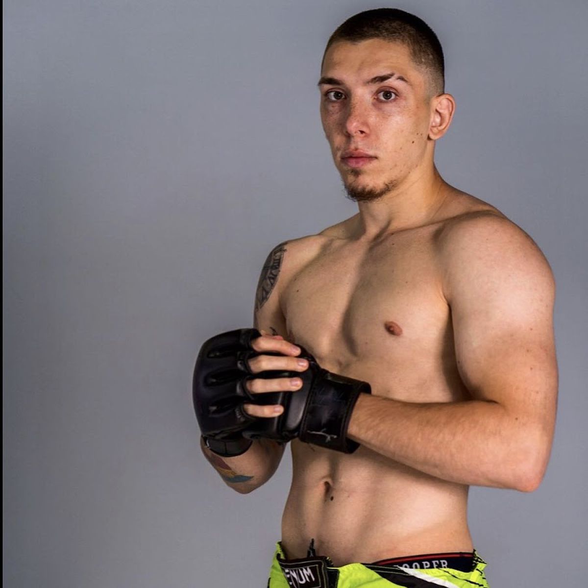 Băiatul lui Cătălin Zmărăndescu, criticat dur după ce a jignit-o pe soția unui component al Generației de Aur: „Te-ai făcut de râs”