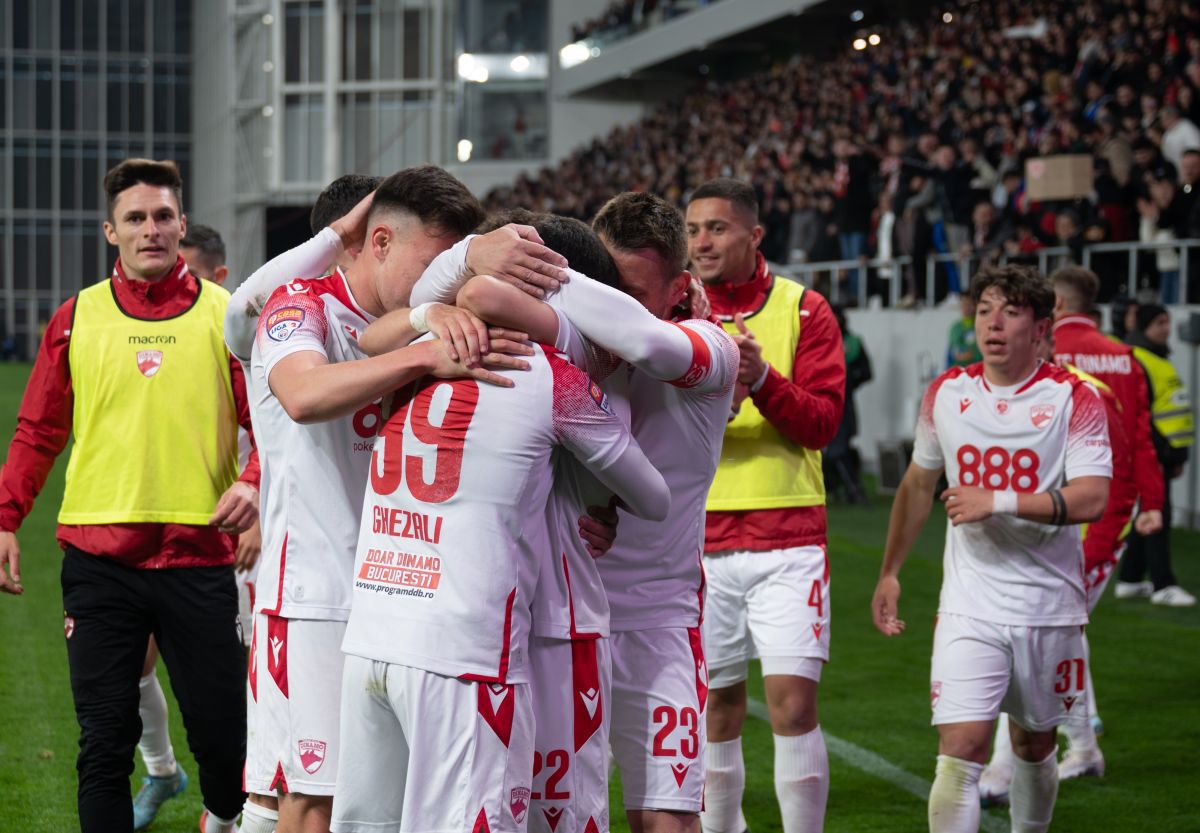 Dorinel Munteanu, nervos după înfrângerea cu Dinamo: „Cine? Cine a spus? De ce a mers la interviuri? Trebuia să tacă!”