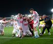 Dinamo a învins-o pe Oțelul, scor 3-0, în runda cu numărul 3 din play-off-ul ligii secunde. Elevii lui Ovidiu Burcă au sărbătorit victoria alături de galerie.