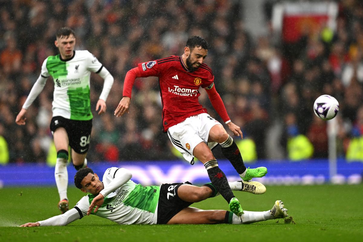 Manchester United - Liverpool 2-2 » Regal fotbalistic în clasicul fotbalului englez. „Cormoranii” pierd prima poziție, avantaj Arsenal!