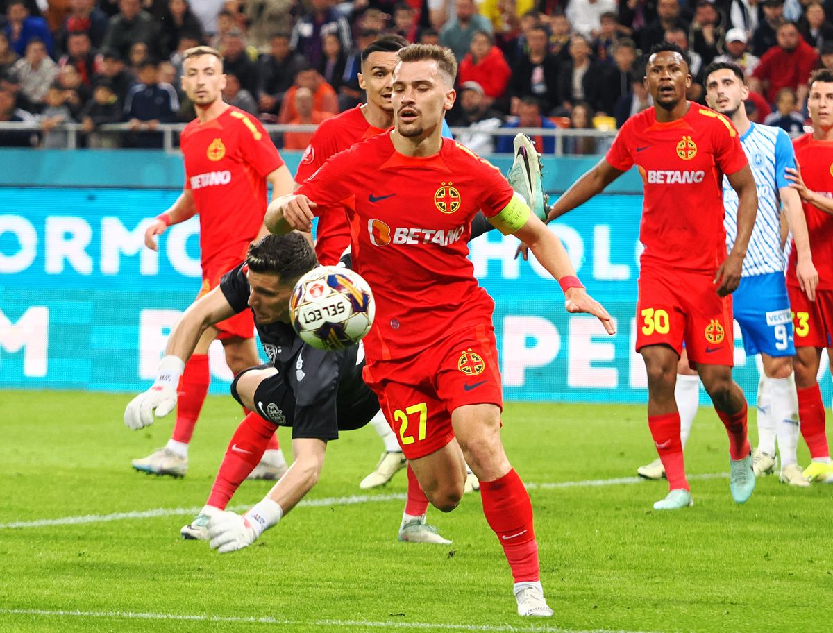 Pe scările Arenei Naționale, Dumitru Dragomir a dezvăluit cine l-a impresionat în FCSB - Craiova