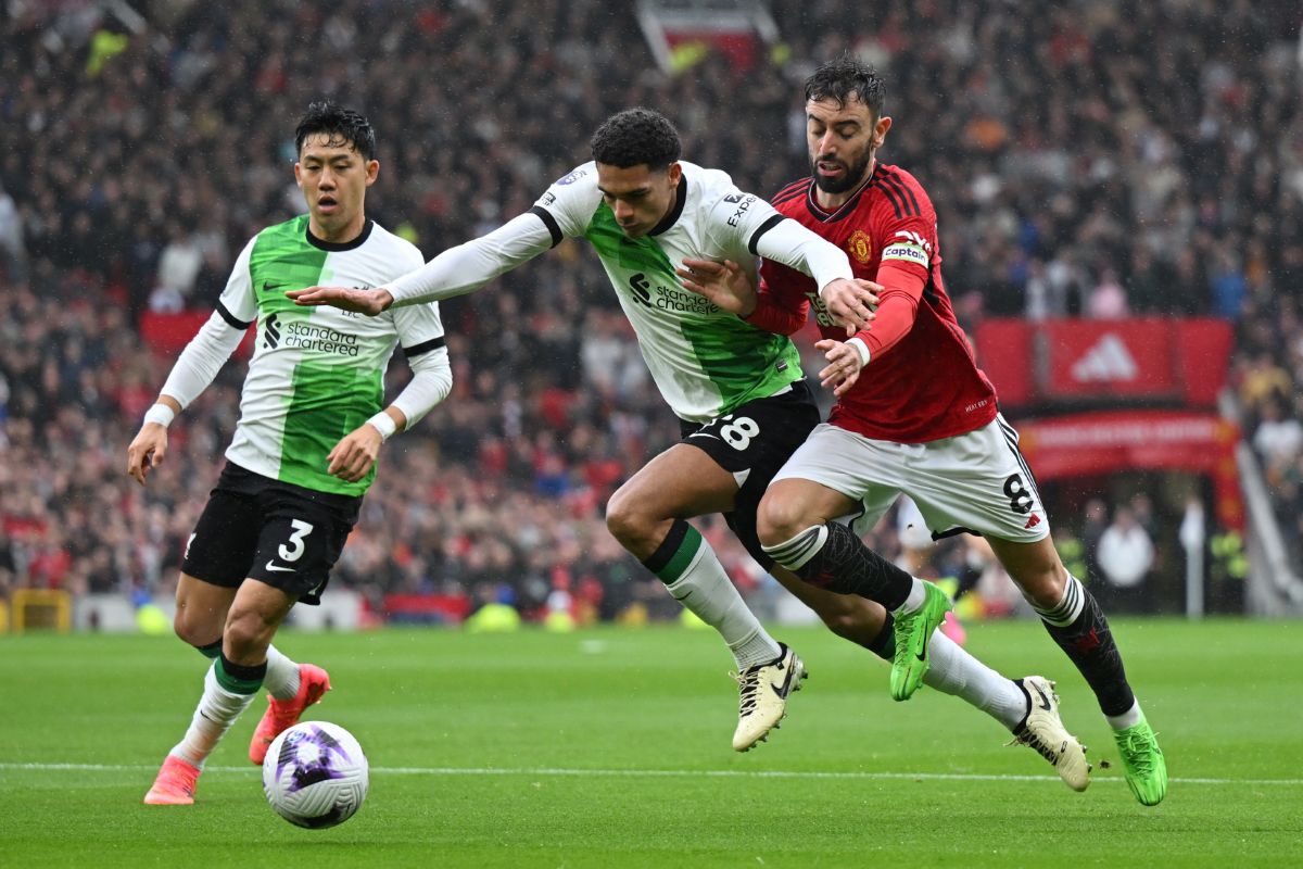 Manchester United - Liverpool 2-2 » Regal fotbalistic în clasicul fotbalului englez. „Cormoranii” pierd prima poziție, avantaj Arsenal!