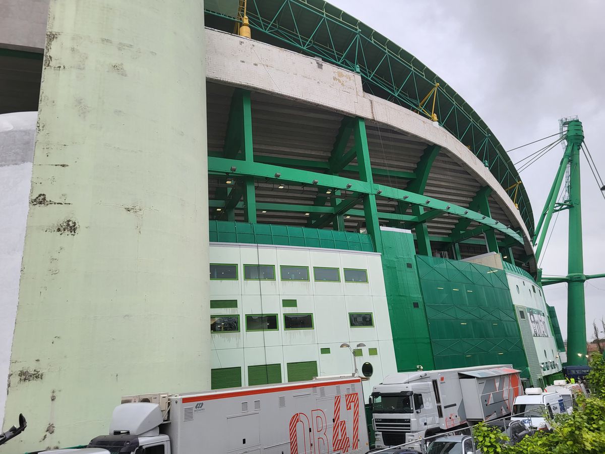 Gazeta a asistat la Sporting - Benfica, derby-ul de titlu din Portugalia »  Cum arată Lisabona într-o zi de derby: baruri pline și zero incidente