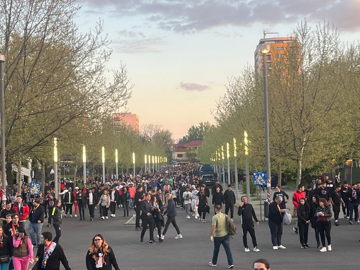 Agitație la stadion, în fan zone, înainte de FCSB - CSU Craiova
